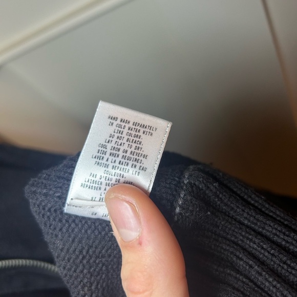 Vintage Guess gothic crest knit turtleneck - Picture 7 of 9